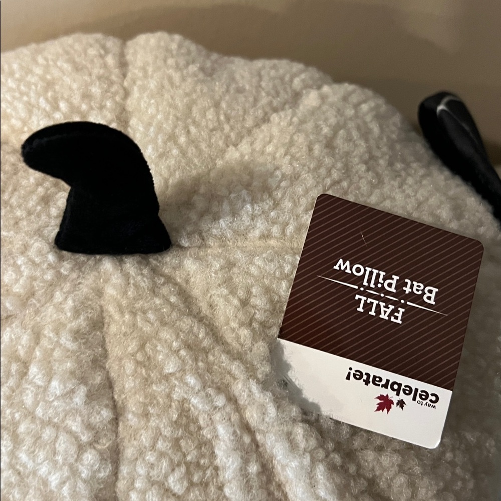 3 Halloween Fall White Black Sherpa Plush Pumpkin Bat Pillow - Picture 6 of 7